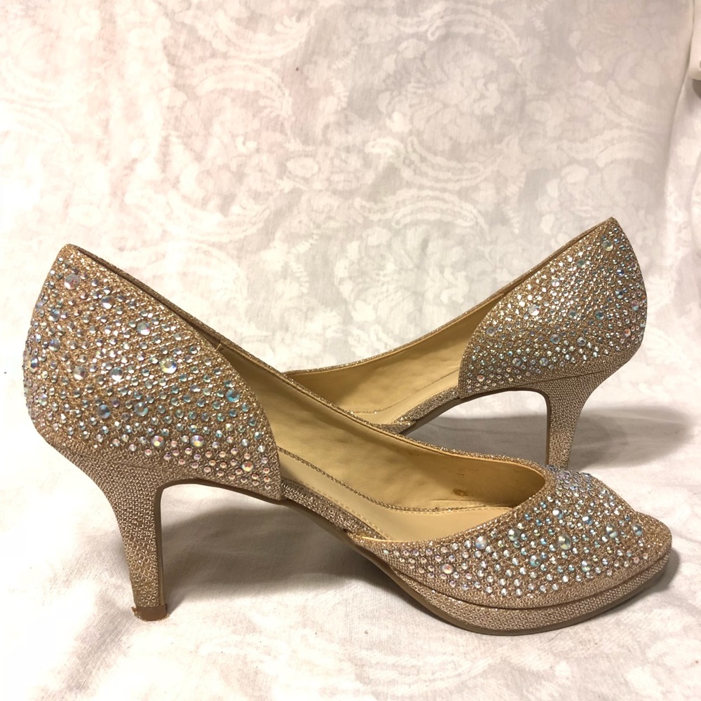 Gold rhinestones peep toe pump, heel